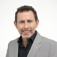 Nick Abrahams - نیک آبراهامز